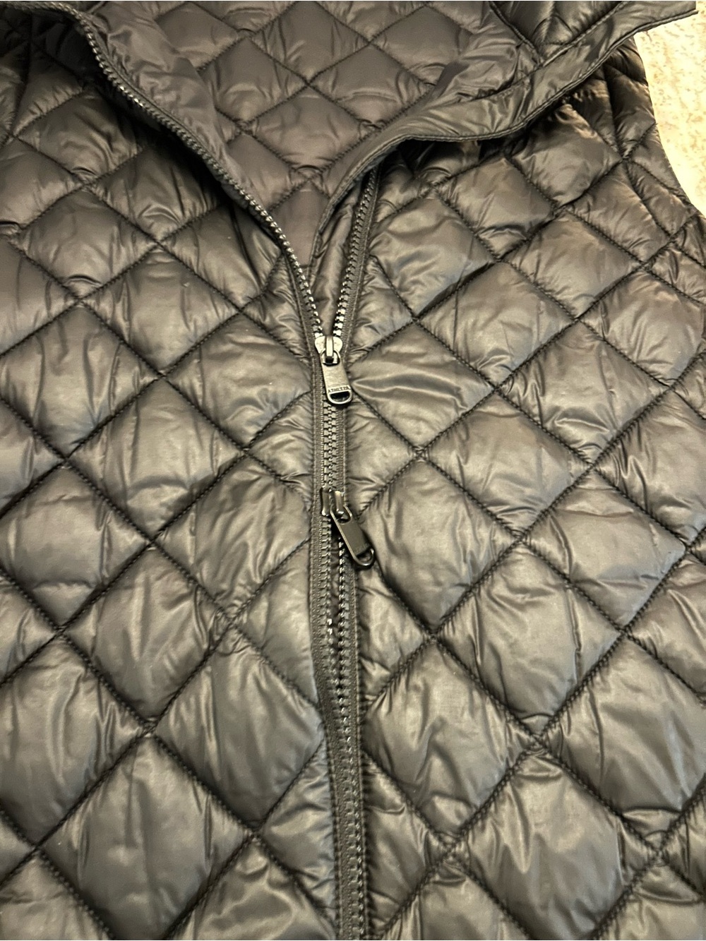 Athleta Black Quilted Diamond Vest zippered pockets , double zippered.XL - Picture 5 of 7